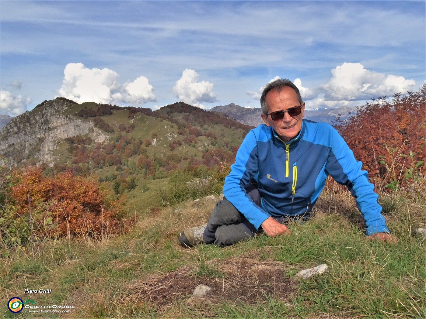 02 In vetta al Foldone (1499 m) con vista in Sornadello.JPG